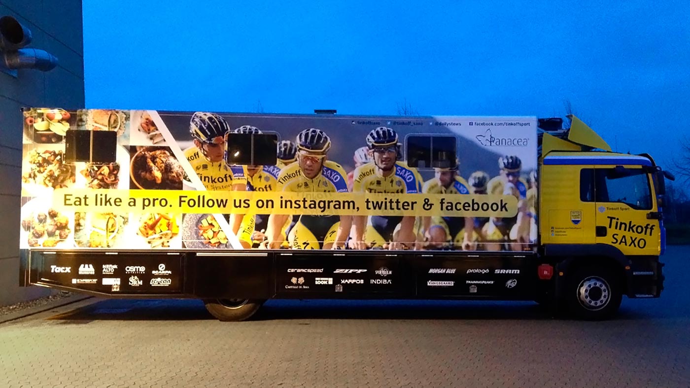 Lastbilreklame SAXO lastbil sponser reklame folie